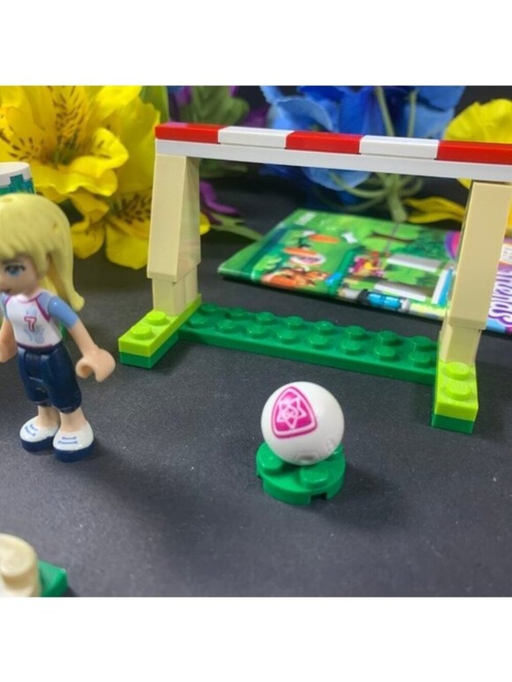 Lego Friends Soccer Training Set Stephanie 2013 Dog Goal Ball 41011 - Picture 2 of 11